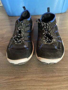 Men's Body Glove Black and Blue Lightweight Beach Shoes